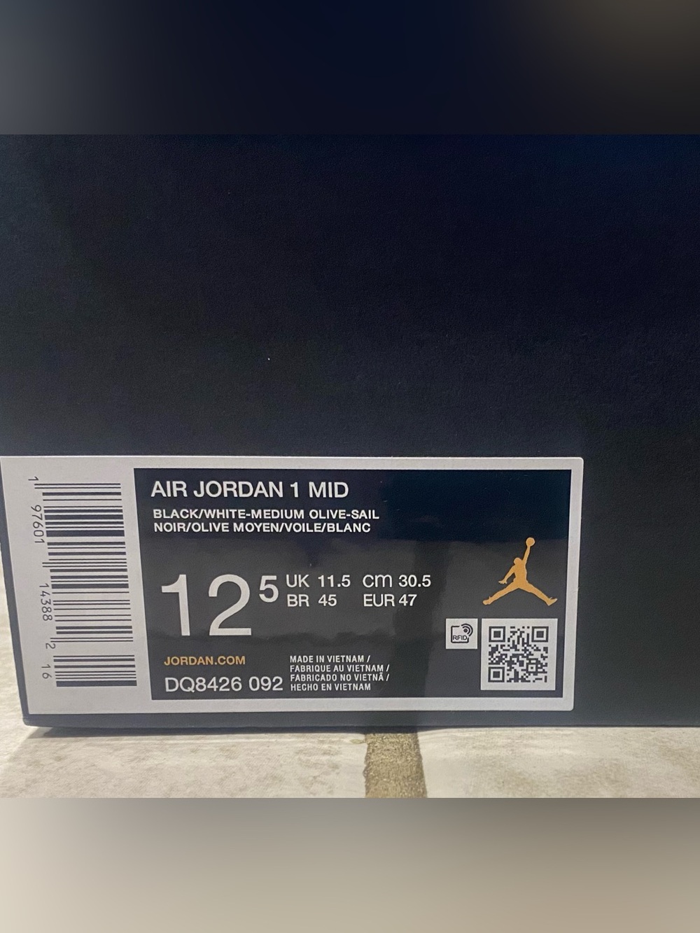 Nike Air Jordan 1 Mid - Olive Green/Black/White - Picture 4 of 5